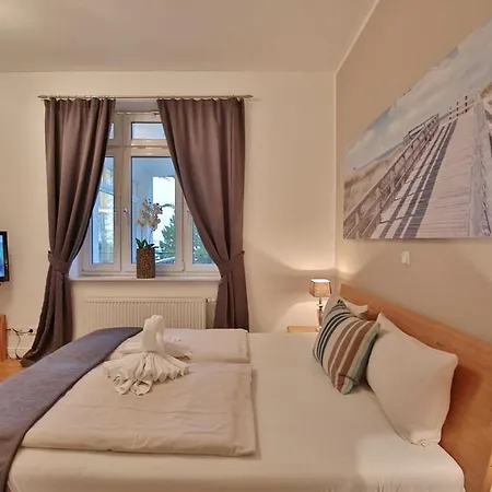 Strandallee 164 Strandallee 164 3 Apartment *